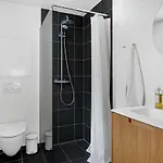 Regent 7 - Large 3 Bdr With Balcony In Centre Appartamento