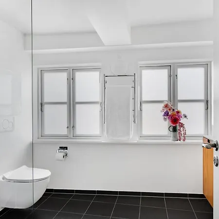 Sanders Regent - Chic Three-bedroom Near Square Copenhagen