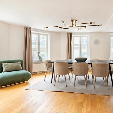 Sanders Regent - Chic Three-bedroom Near Square Copenhagen