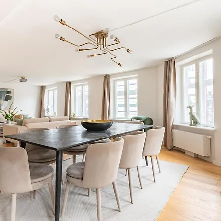 Sanders Regent - Chic Three-bedroom Near Square Apartment Copenhagen