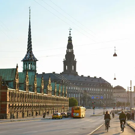 Sanders Regent 7 - Large 3 With Balcony In Centre Διαμέρισμα