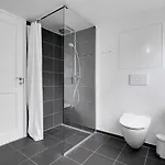 Regent 7 - Large 3 Bdr With Balcony In Centre
